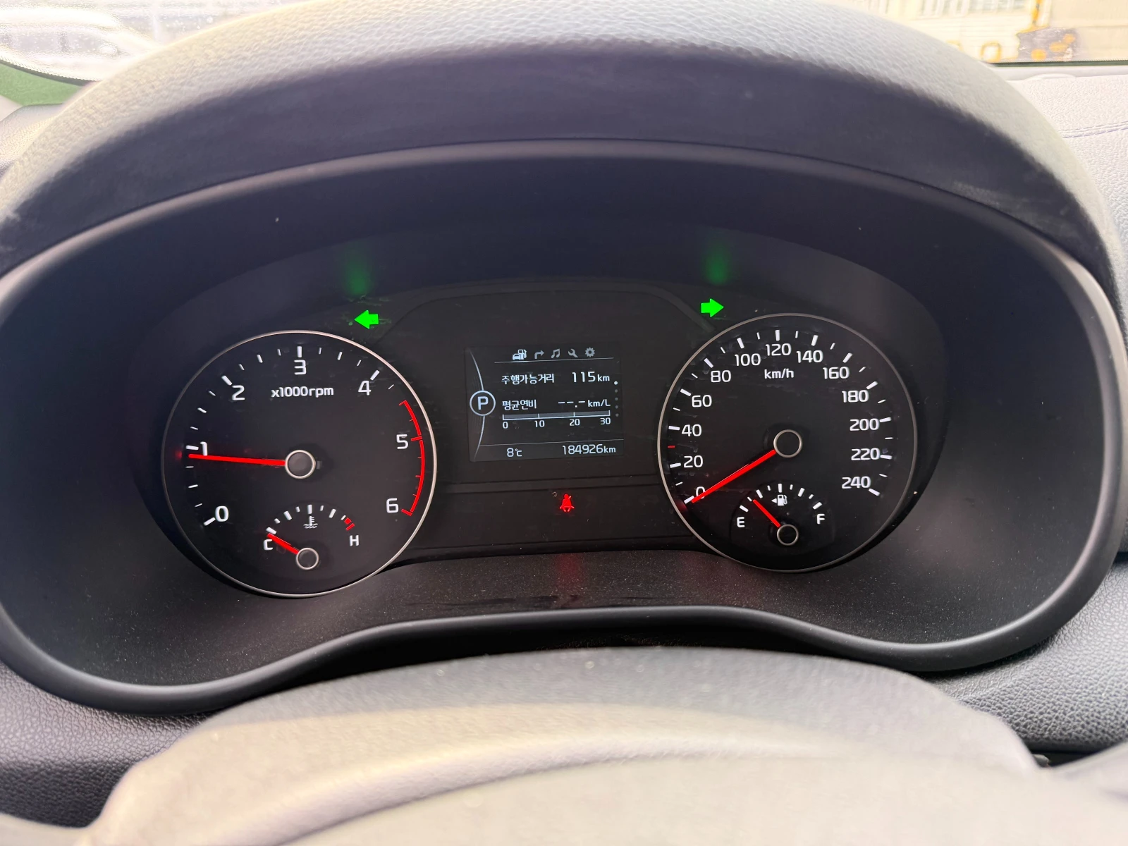 Kia Sportage 2.0CRDI-2WD-ОЧАКВАН ВНОС!, снимка 12 - Автомобили и джипове - 54189946