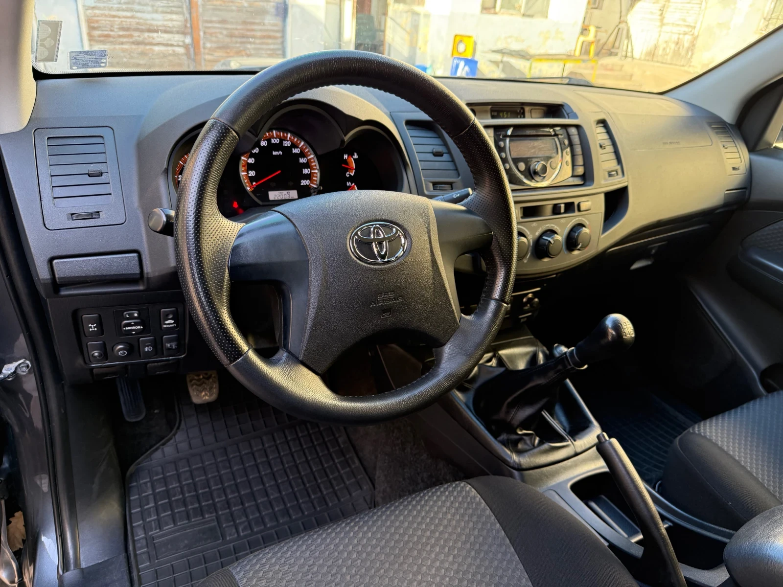 Toyota Hilux, снимка 8 - Автомобили и джипове - 54470532