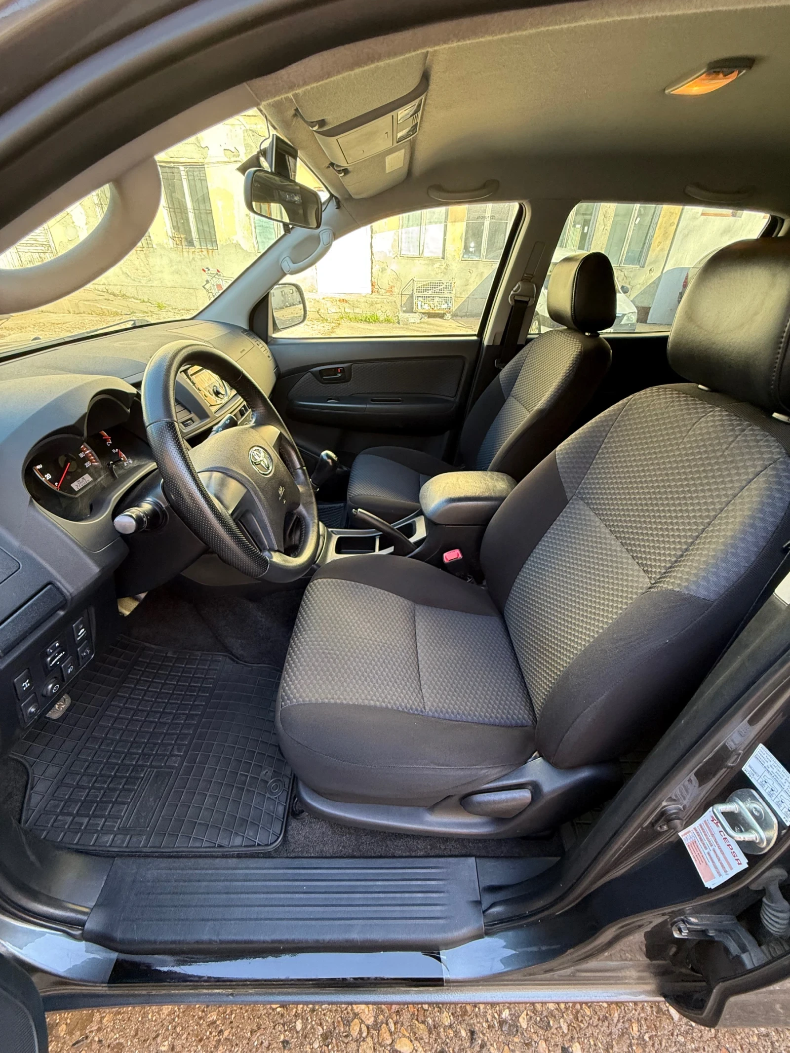 Toyota Hilux, снимка 7 - Автомобили и джипове - 54470532