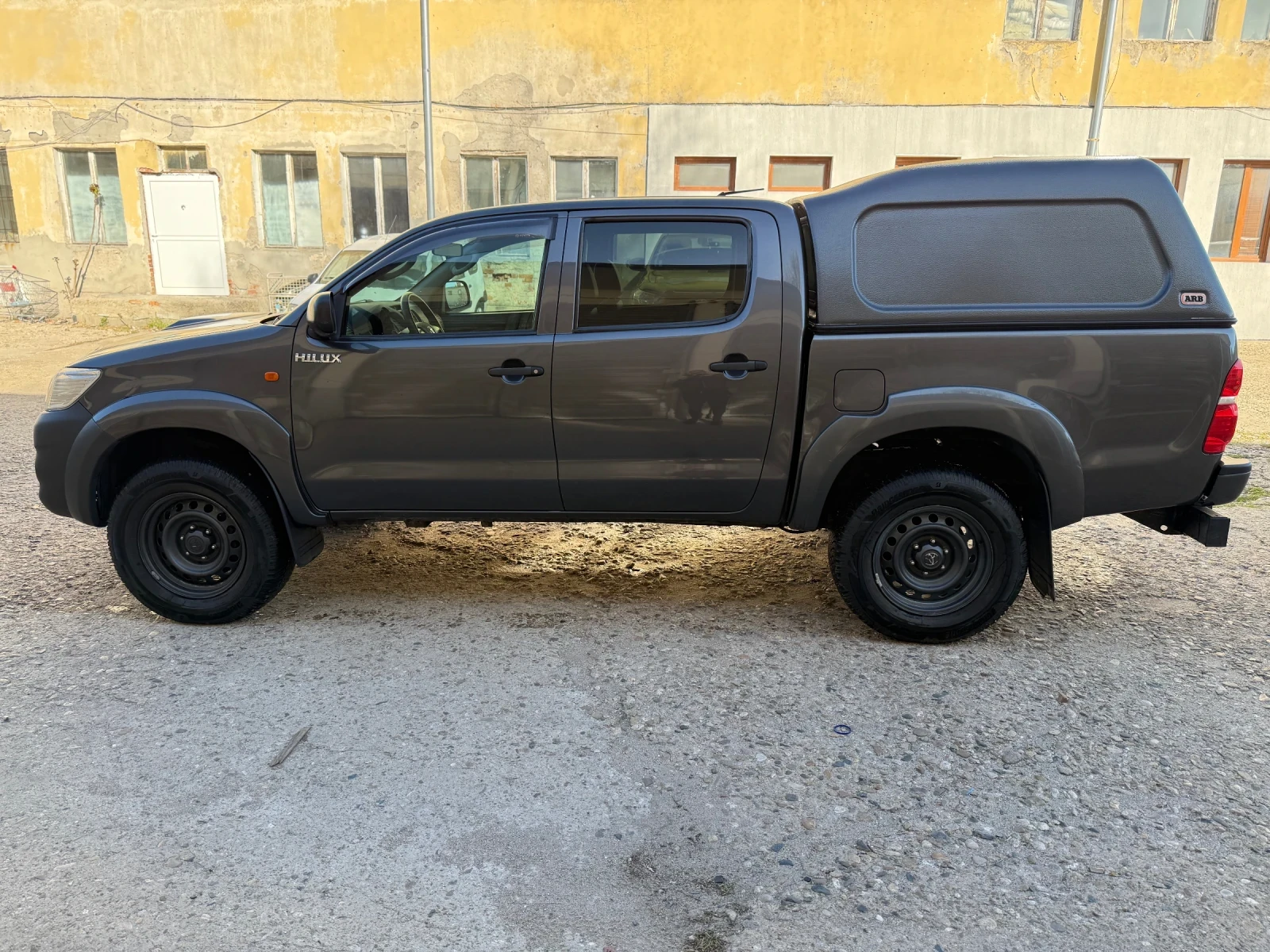 Toyota Hilux, снимка 3 - Автомобили и джипове - 54470532