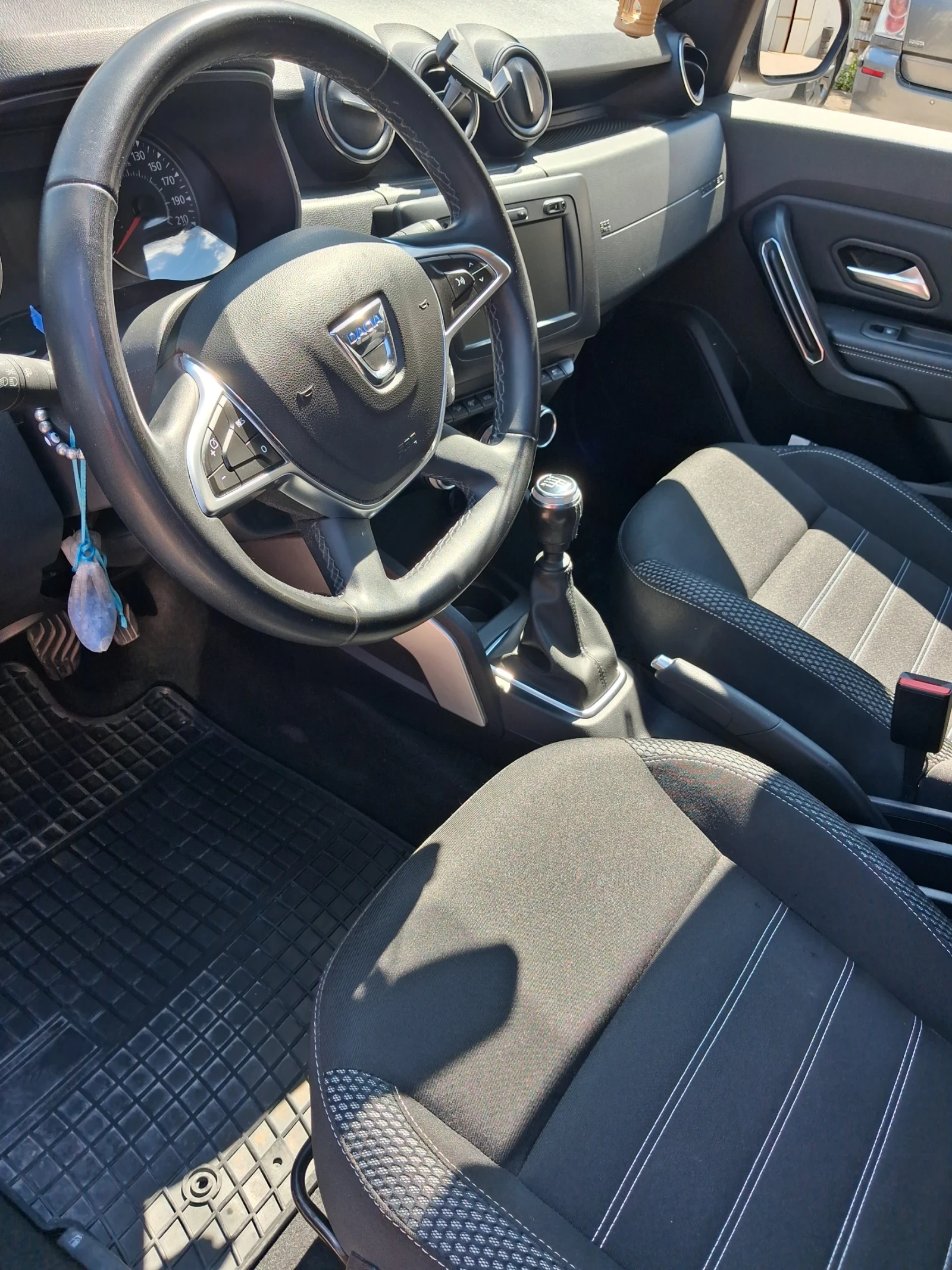 Dacia Duster, снимка 7 - Автомобили и джипове - 54597665