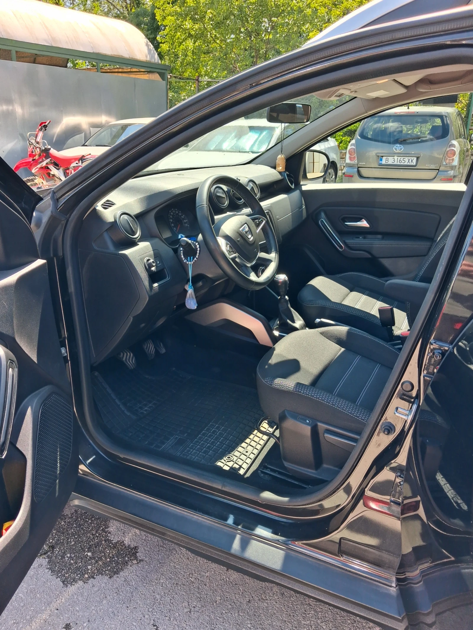Dacia Duster, снимка 12 - Автомобили и джипове - 54597665