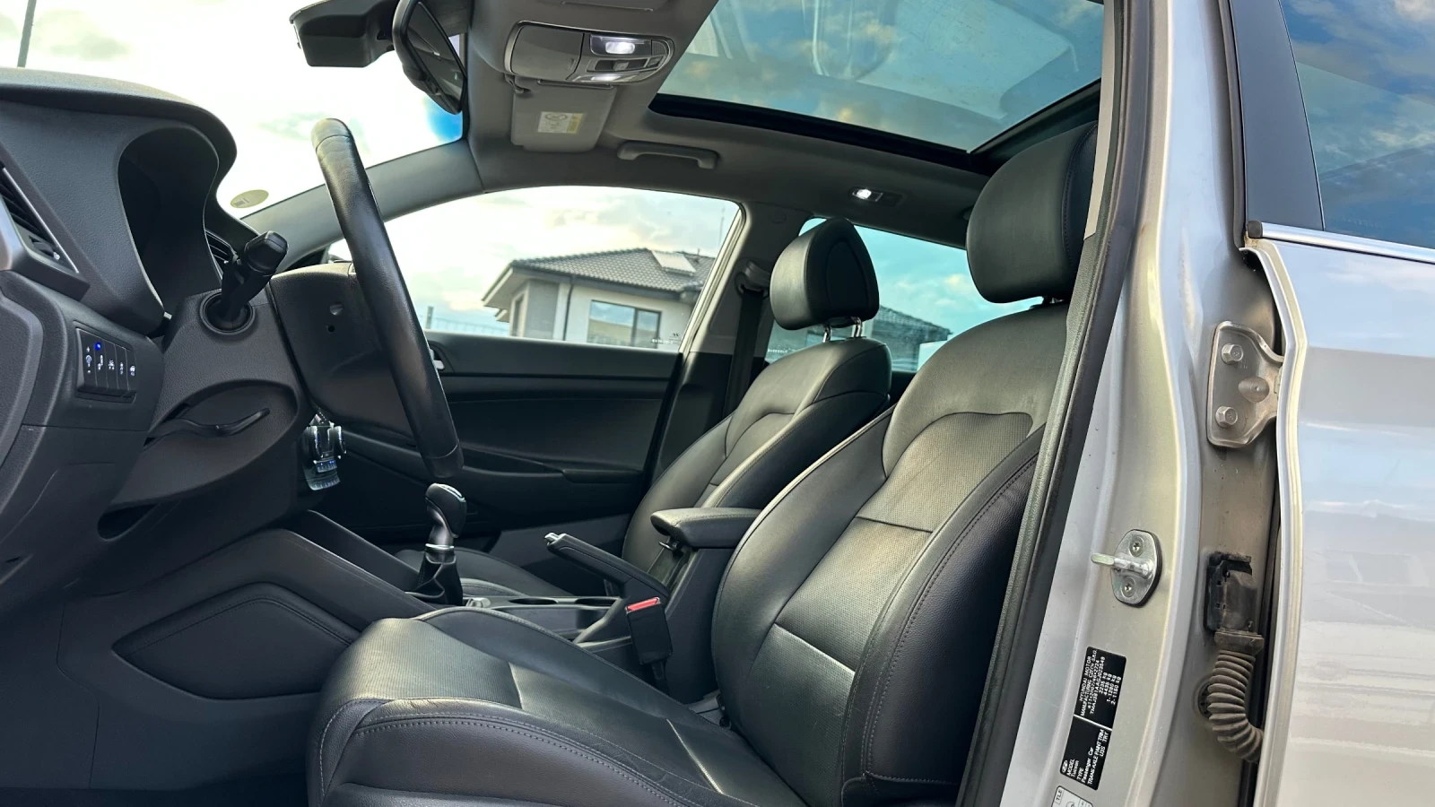 Hyundai Tucson 2.0crdi 6-скорости! Всички екстри! внос Франция!!!, снимка 9 - Автомобили и джипове - 54755345