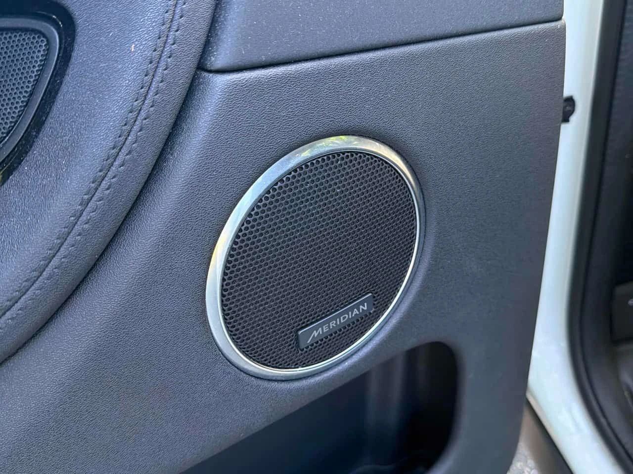 Land Rover Discovery Sport * SE * АВТОКРЕДИТ БЕЗ ПЪРВОНАЧАЛНА ВНОСКА* , снимка 11 - Автомобили и джипове - 54904319