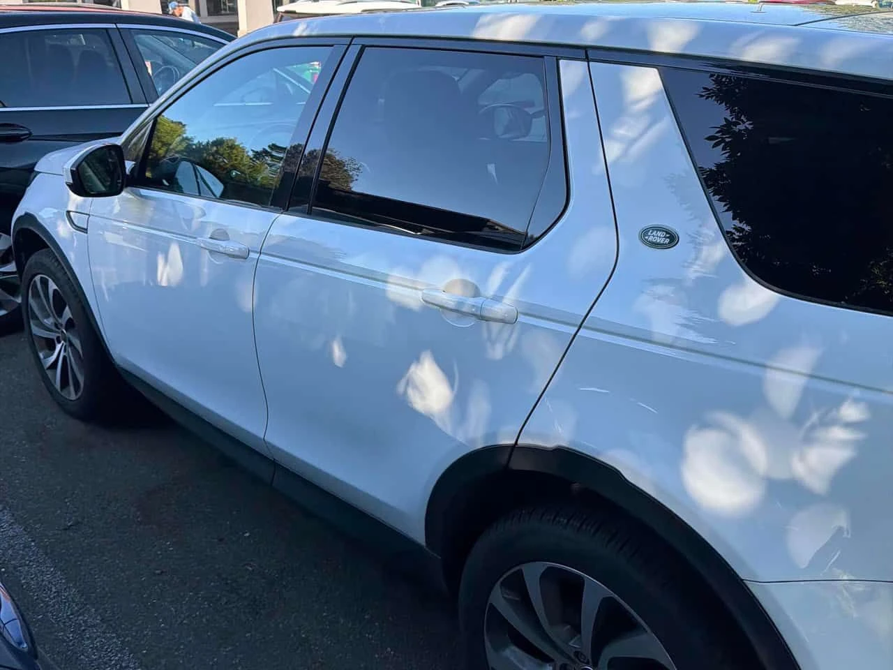 Land Rover Discovery Sport * SE * АВТОКРЕДИТ БЕЗ ПЪРВОНАЧАЛНА ВНОСКА* , снимка 2 - Автомобили и джипове - 54904319