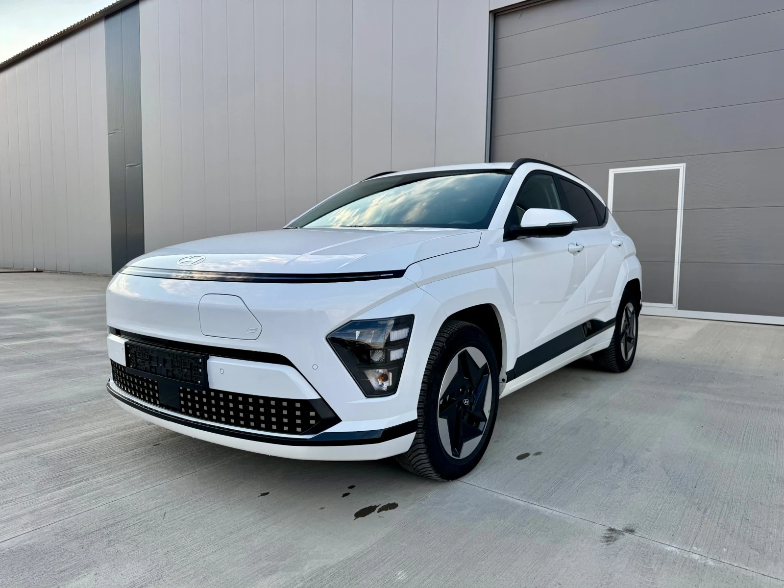 Hyundai Kona 65.4kw Full LED Distronic 100%Soh Термо ПомпаEuro, снимка 3 - Автомобили и джипове - 56251501