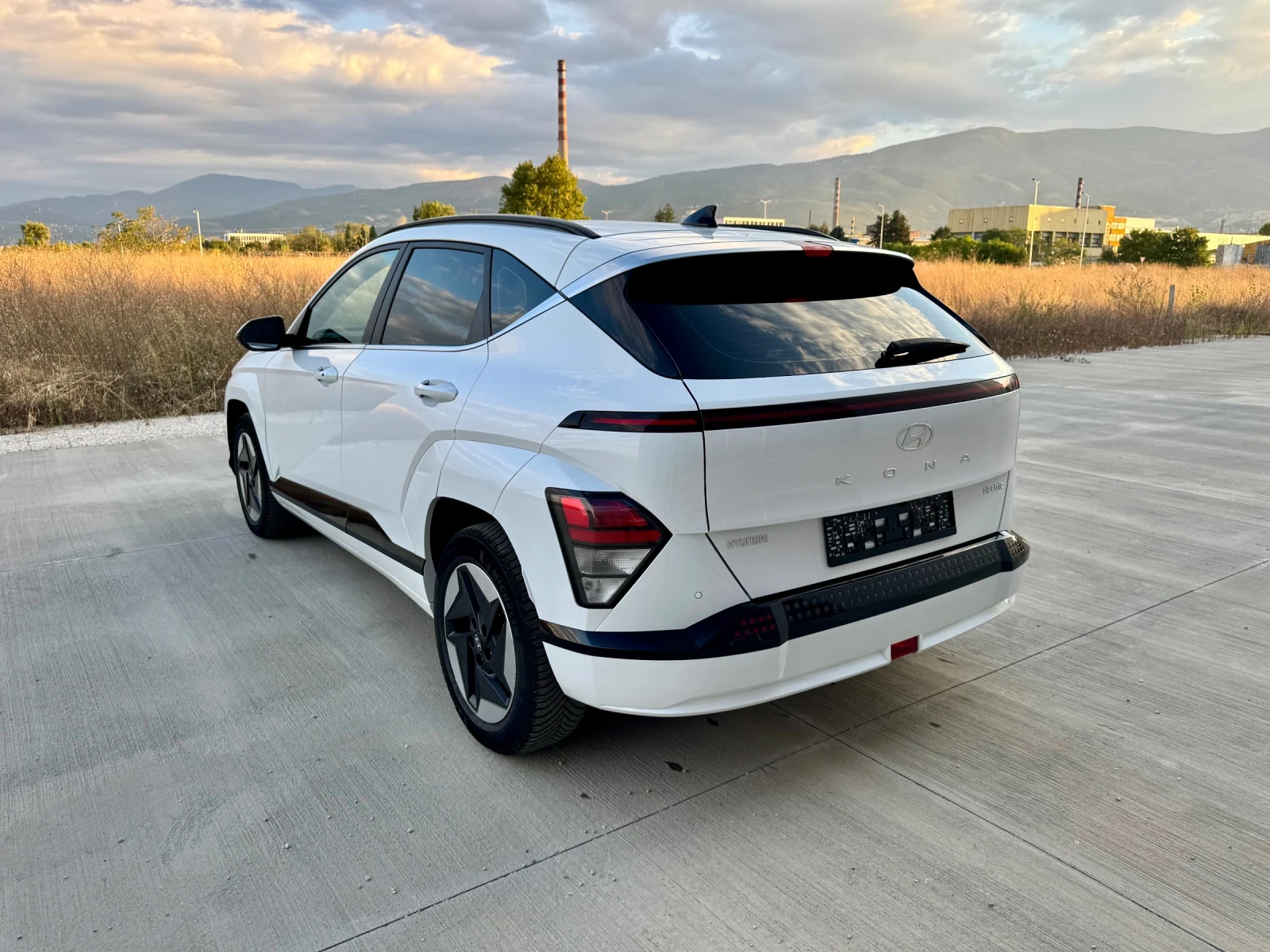 Hyundai Kona 65.4kw Full LED Distronic 100%Soh Термо ПомпаEuro, снимка 6 - Автомобили и джипове - 56251501