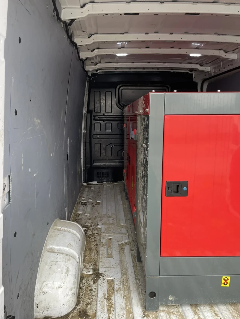 VW Crafter 35 L3 2.0 BITDI 4 MOTION, снимка 8 - Бусове и автобуси - 53274804