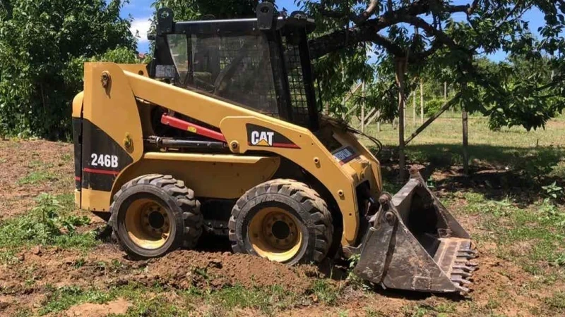 Мини челни товарачи Cat Cat 246B, снимка 2 - Индустриална техника - 55386015