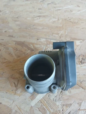 03C 133 062 C дросел клапа VW GOLF , снимка 2