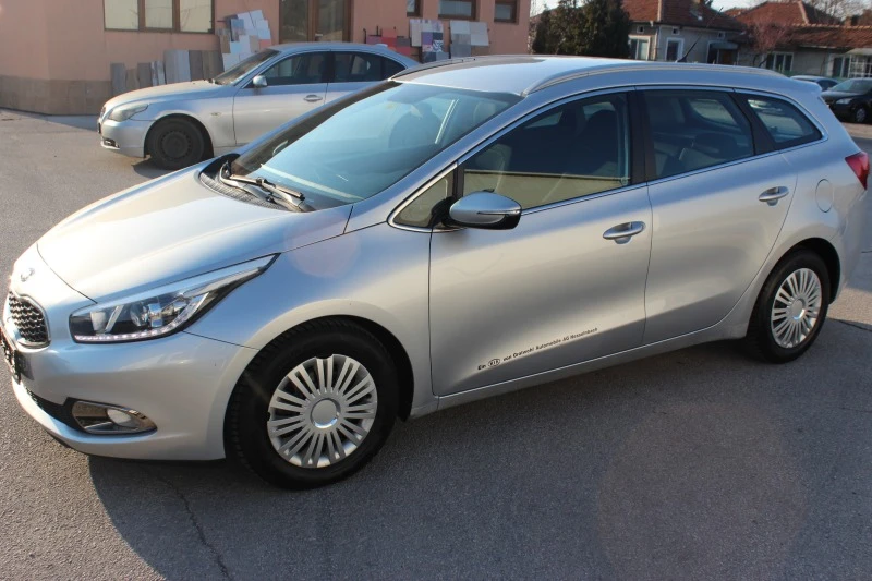 Kia Ceed 1.6 GDI 135к.с.АВТОМАТ, Уникат Швейцария, снимка 9 - Автомобили и джипове - 45285683