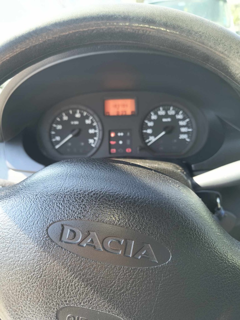 Dacia Logan, снимка 10 - Автомобили и джипове - 46275450