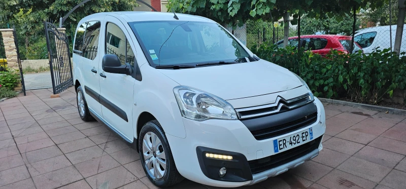 Citroen Berlingo PURETECH TURBO КАМЕРА/НАВИ , снимка 1 - Автомобили и джипове - 46870855