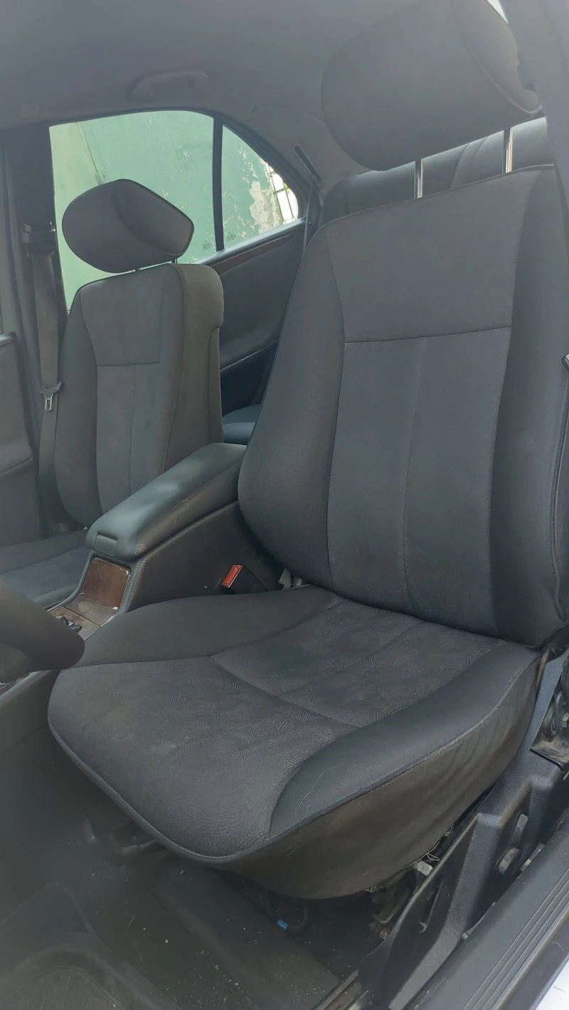 Mercedes-Benz E 220 CDI, снимка 6 - Автомобили и джипове - 52384444