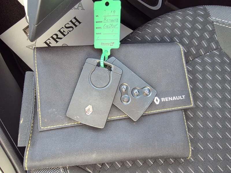 Renault Captur 1.5DXI AUTOMATIC LUXE EDITION, снимка 14 - Автомобили и джипове - 52021879