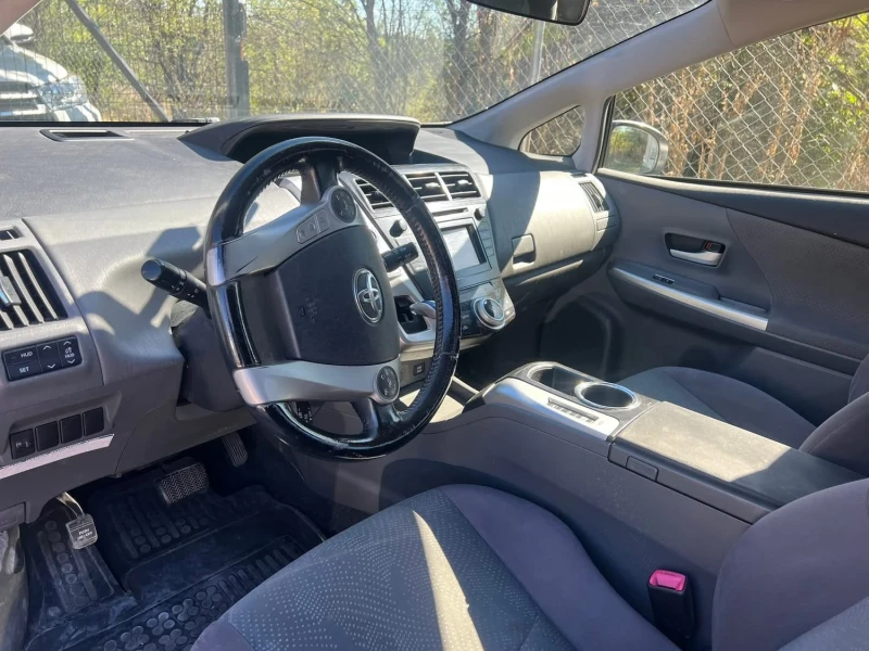 Toyota Prius Plus, снимка 7 - Автомобили и джипове - 52510289