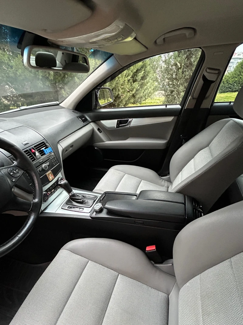 Mercedes-Benz C 220 2.2CDI, снимка 10 - Автомобили и джипове - 52891580