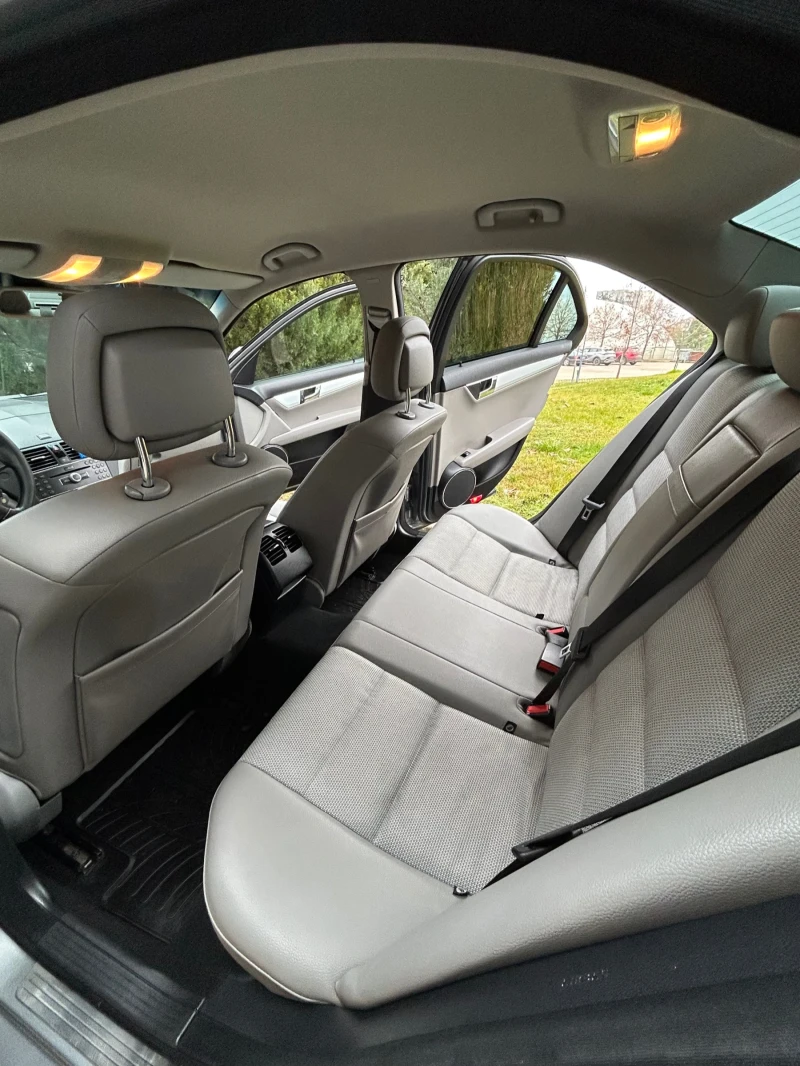 Mercedes-Benz C 220 2.2CDI, снимка 11 - Автомобили и джипове - 52891580