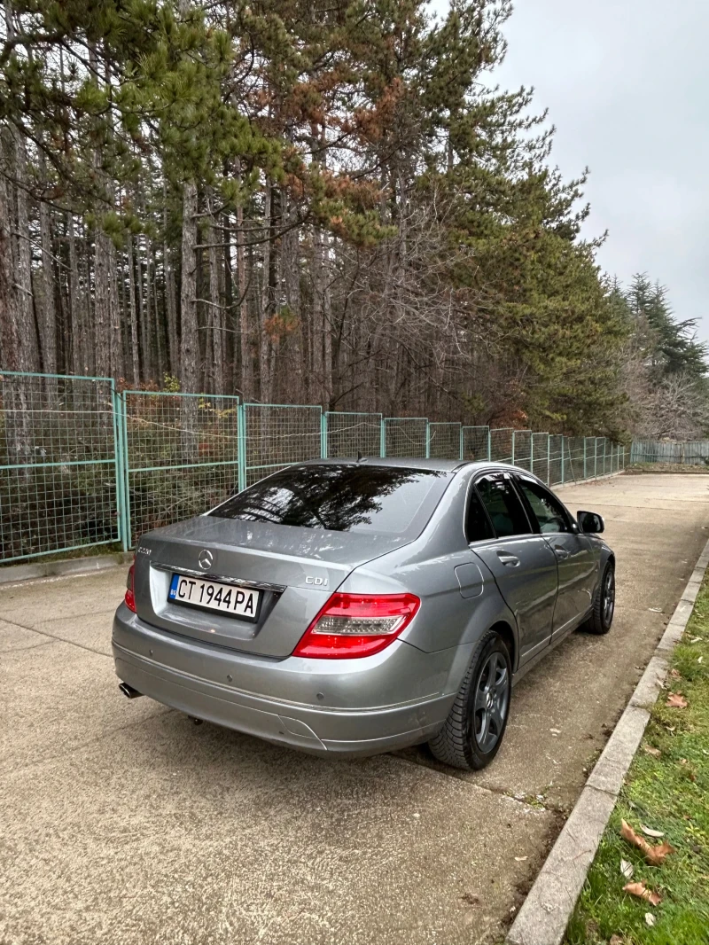 Mercedes-Benz C 220 2.2CDI, снимка 4 - Автомобили и джипове - 52891580