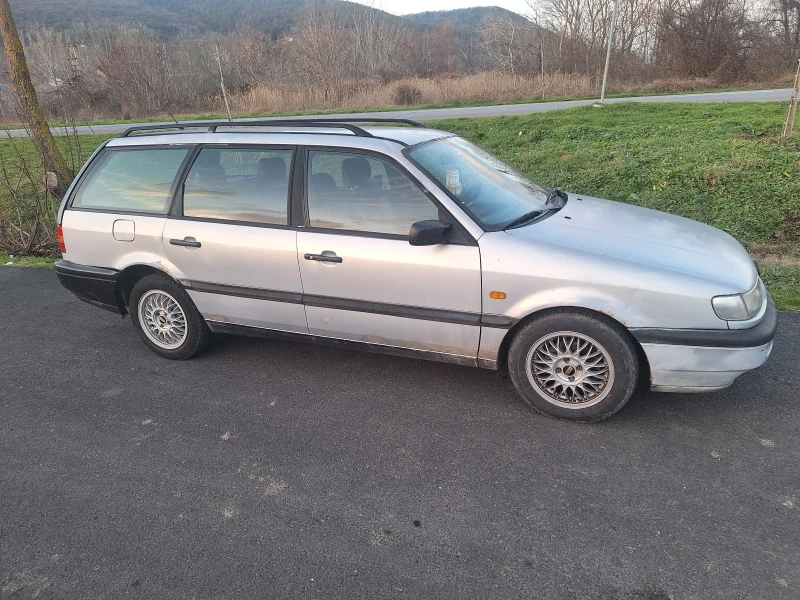 VW Passat B4 1.8, снимка 4 - Автомобили и джипове - 53004474