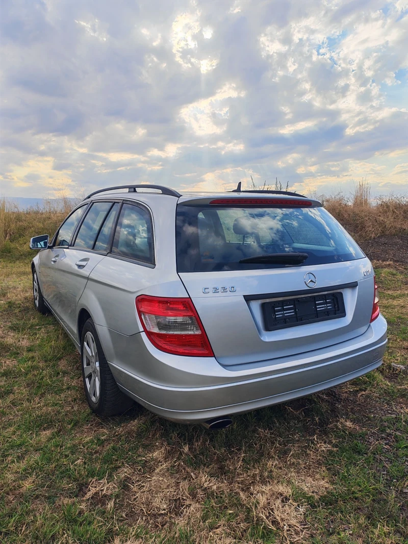 Mercedes-Benz C 220, снимка 12 - Автомобили и джипове - 53068604