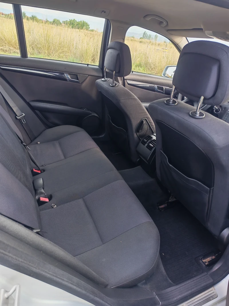 Mercedes-Benz C 220, снимка 9 - Автомобили и джипове - 53068604