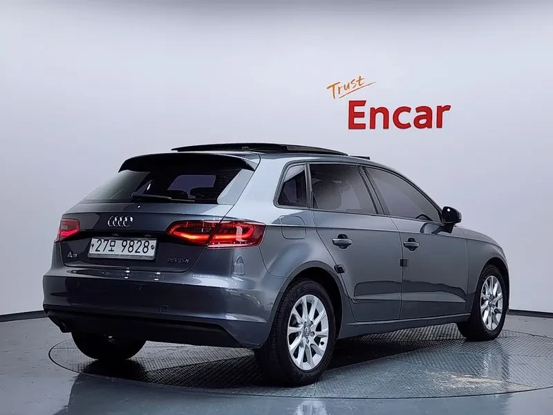 Audi A3 A3 25 Tdi Dynamic Sportback 8V, снимка 4 - Автомобили и джипове - 54989396