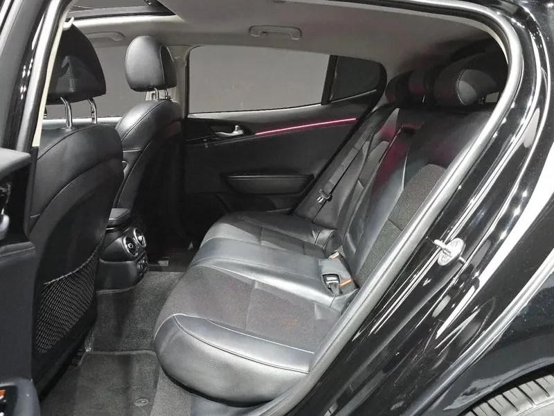 Kia Stinger 2.0 Turbo 2Wd Platinum, снимка 12 - Автомобили и джипове - 55787319