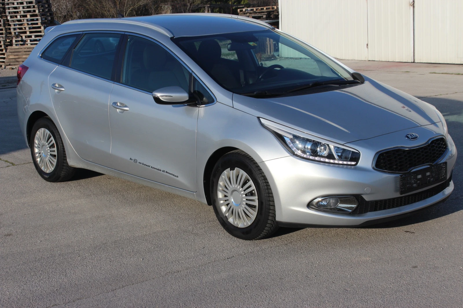 Kia Ceed 1.6 GDI 135к.с.АВТОМАТ, Уникат Швейцария - изображение 3