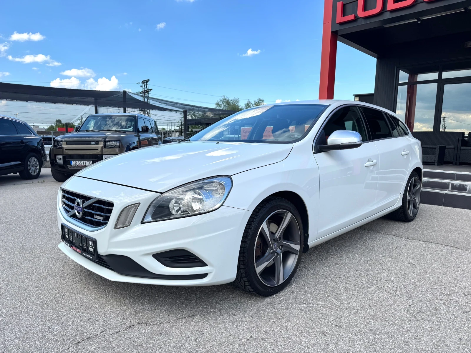 Volvo V60 2.0D-R DESIGN-AUT-NAVI-СЕРВИЗНА ИСТОРИЯ ВОЛВО - изображение 2