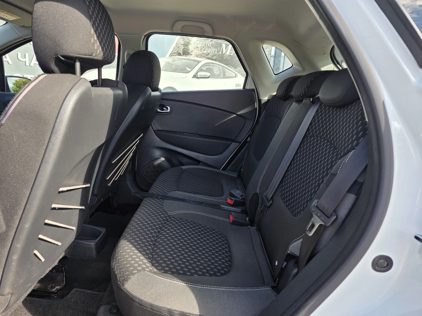 Renault Captur 1.5DXI AUTOMATIC LUXE EDITION - изображение 8