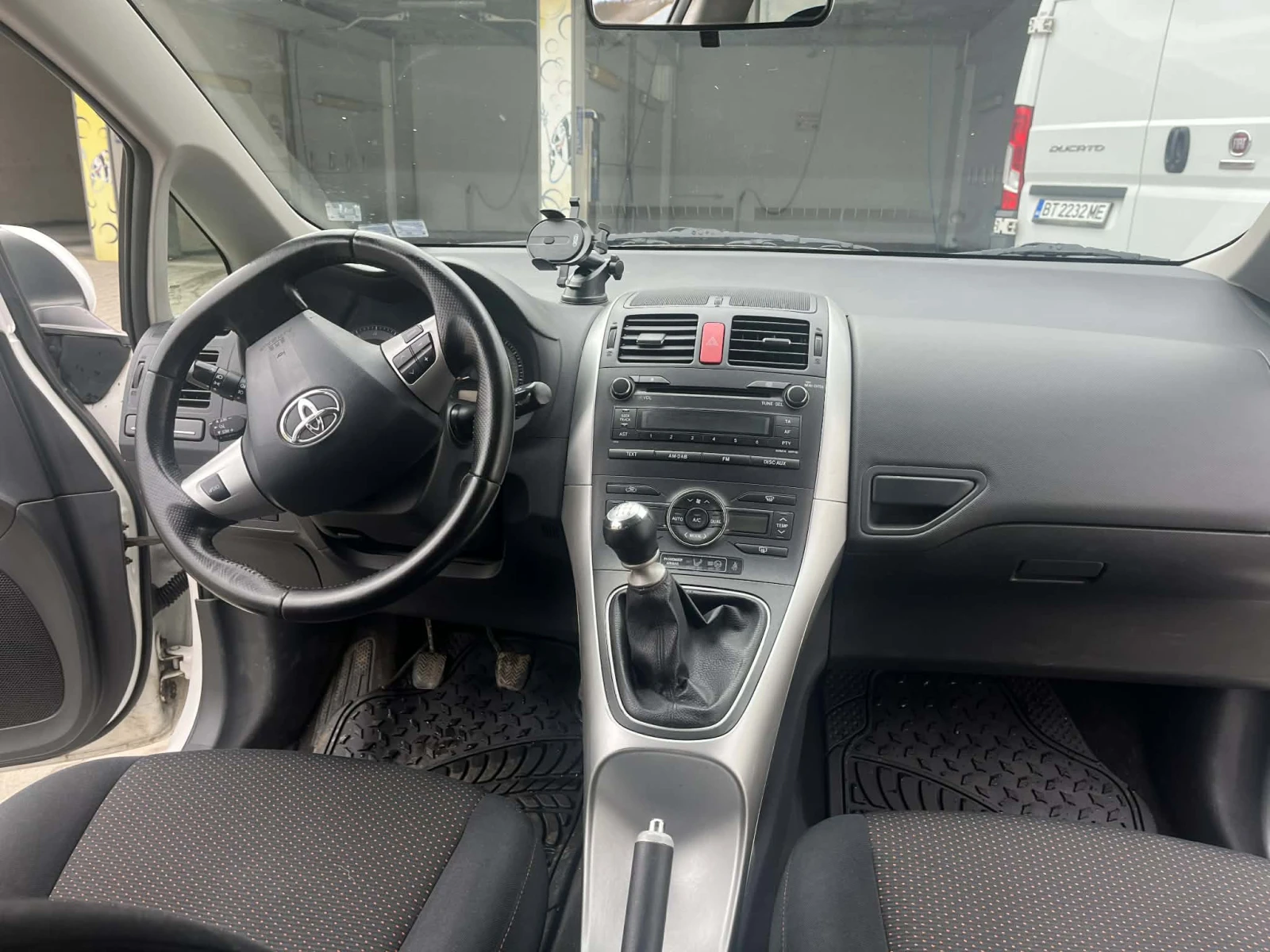 Toyota Auris, снимка 7 - Автомобили и джипове - 54179026