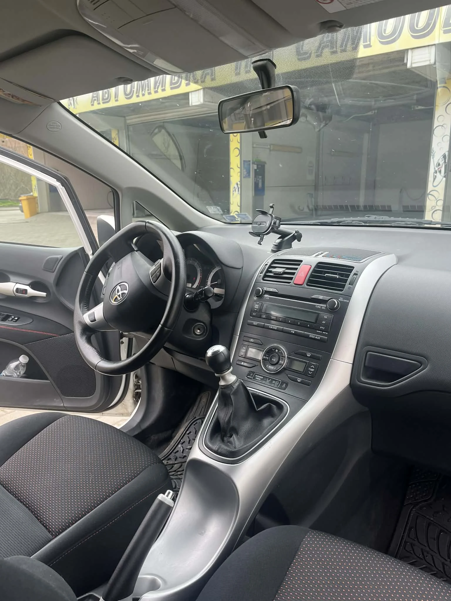 Toyota Auris, снимка 6 - Автомобили и джипове - 54179026