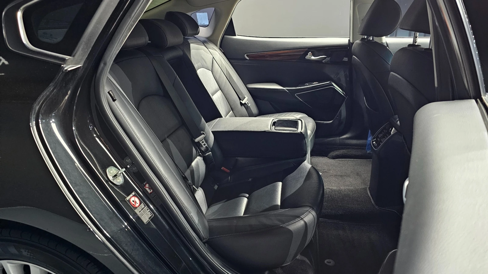 Kia K7 3.0* Luxury* Navi* Camera* LPG, снимка 11 - Автомобили и джипове - 54594651
