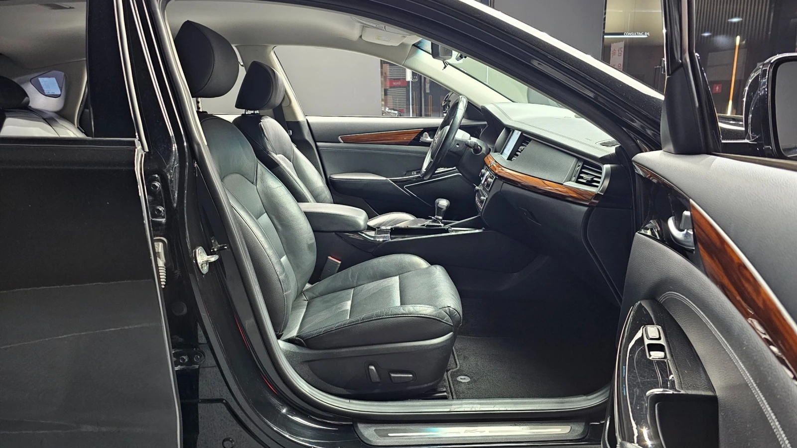 Kia K7 3.0* Luxury* Navi* Camera* LPG, снимка 10 - Автомобили и джипове - 54594651