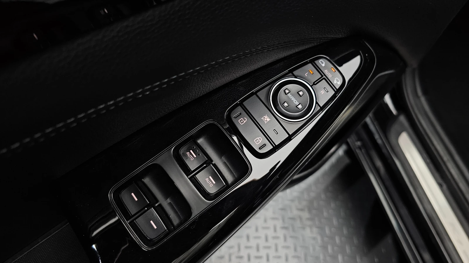 Kia K7 3.0* Luxury* Navi* Camera* LPG, снимка 14 - Автомобили и джипове - 54594651
