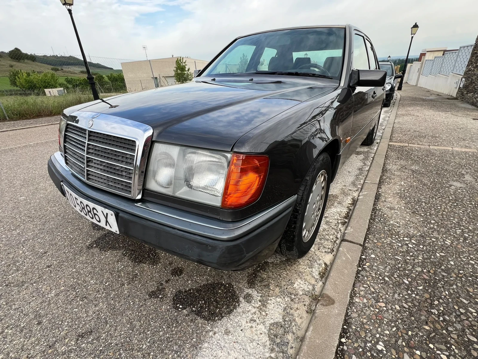 Mercedes-Benz 124 250D TURBODIESEL, снимка 3 - Автомобили и джипове - 55177074