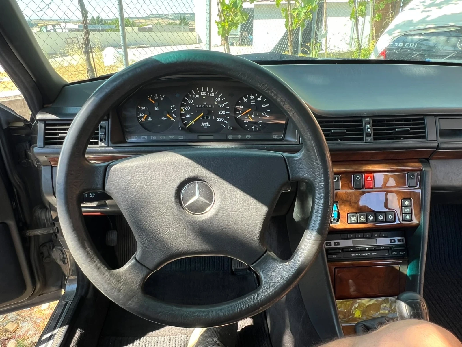 Mercedes-Benz 124 250D TURBODIESEL, снимка 14 - Автомобили и джипове - 55177074