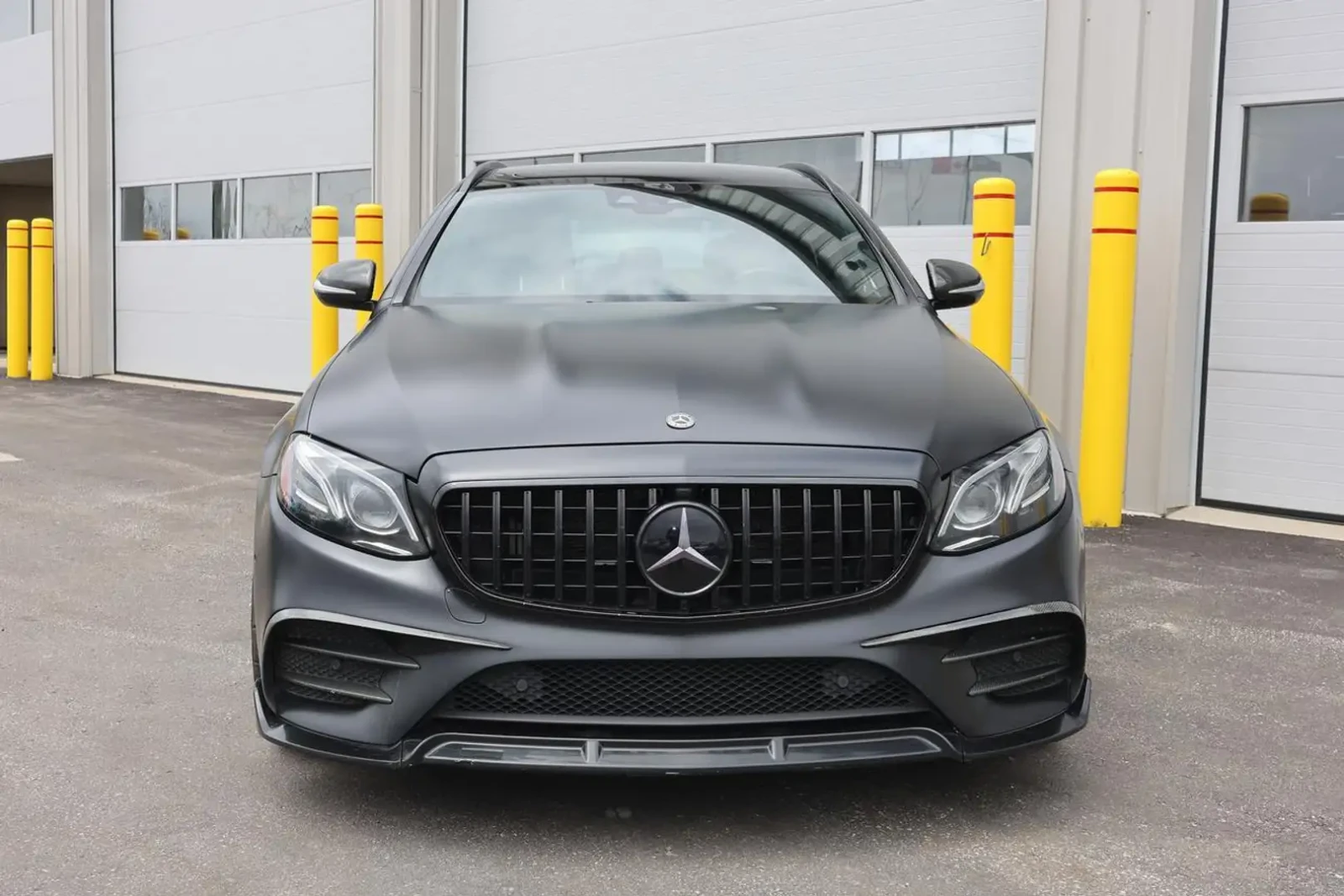 Mercedes-Benz E 53 AMG Wagon* Обдухване* Carbon* Black Matte, снимка 2 - Автомобили и джипове - 55186215