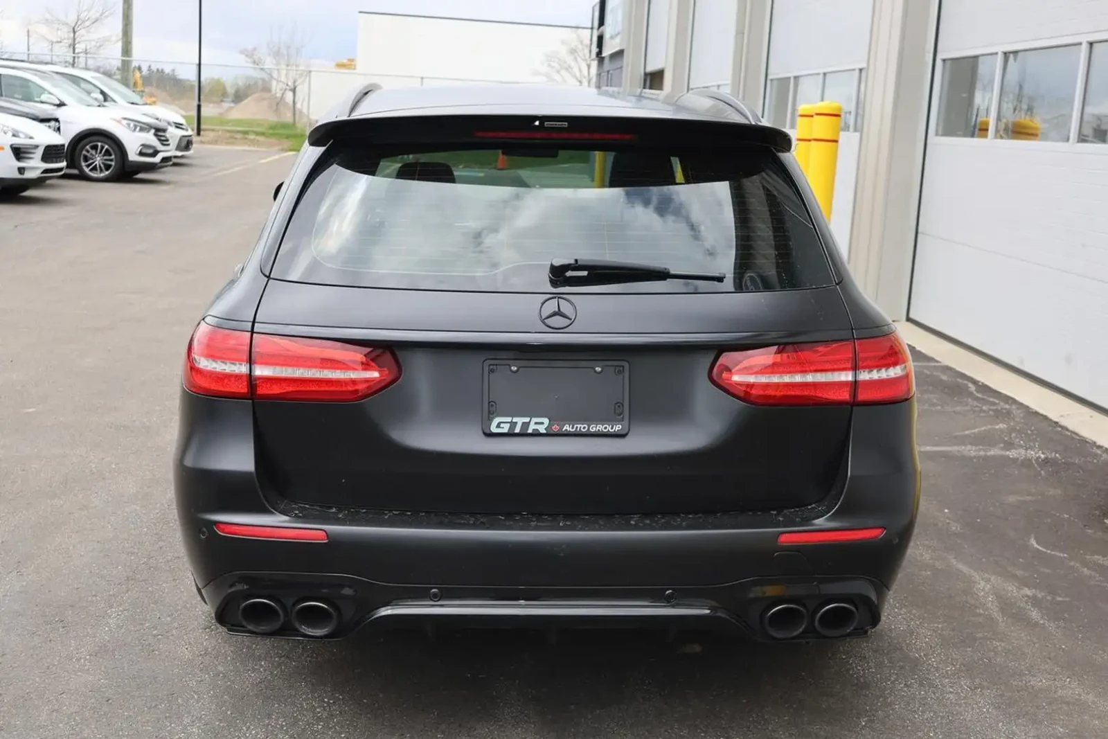 Mercedes-Benz E 53 AMG Wagon* Обдухване* Carbon* Black Matte, снимка 4 - Автомобили и джипове - 55186215