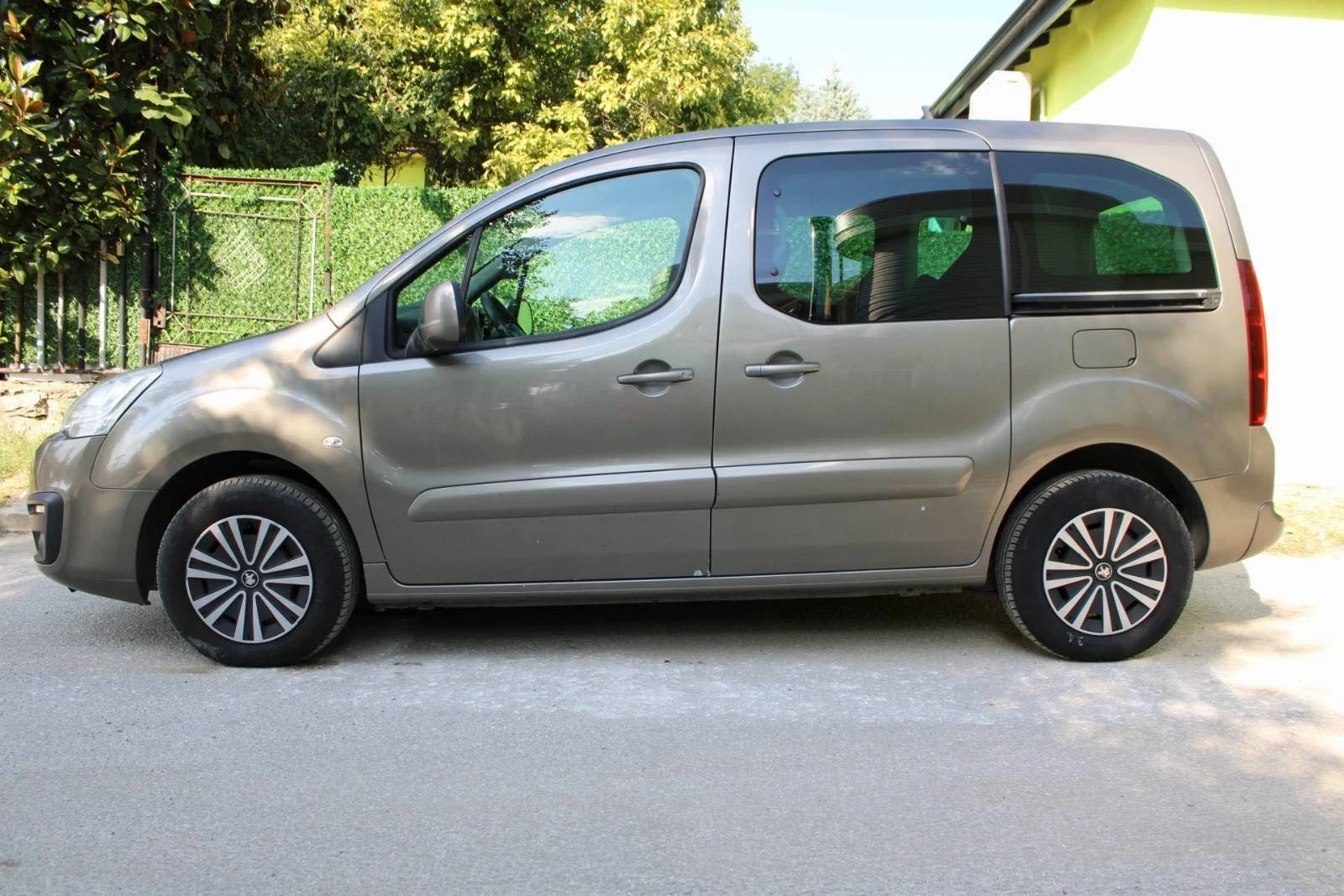 Peugeot Partner 1.6 BlueHDi, снимка 4 - Автомобили и джипове - 55653830