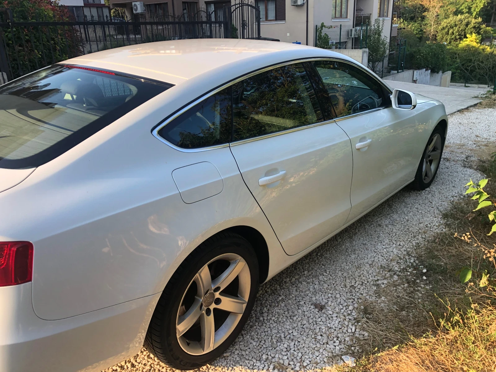 Audi A5 Sportback 2.0, снимка 5 - Автомобили и джипове - 55806110