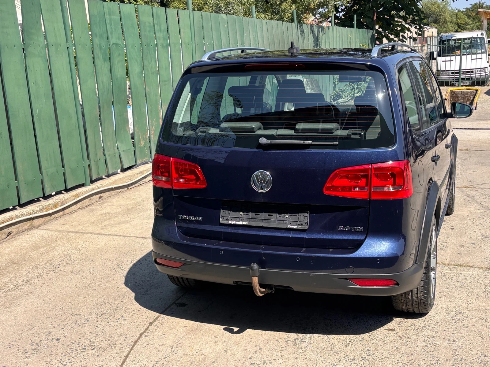 VW Touran 2.0 7 местен, снимка 4 - Автомобили и джипове - 55947246
