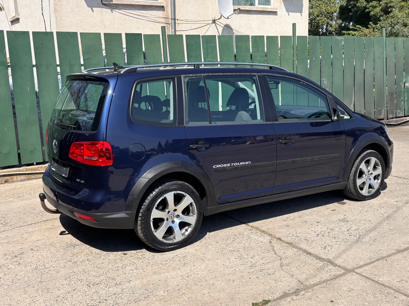 VW Touran 2.0 7 местен, снимка 5 - Автомобили и джипове - 55947246