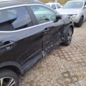 Nissan Qashqai 1.7DCI 150PS  - 12800 € / 25034.62 лв. - 37612785 4