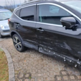 Nissan Qashqai 1.7DCI 150PS  - 12800 € / 25034.62 лв. - 37612785 5