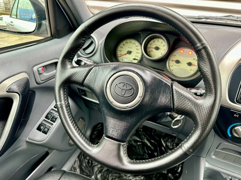 Toyota Rav4 2.0 VVT-i * КОЖА* 4х4* , снимка 10 - Автомобили и джипове - 43116152