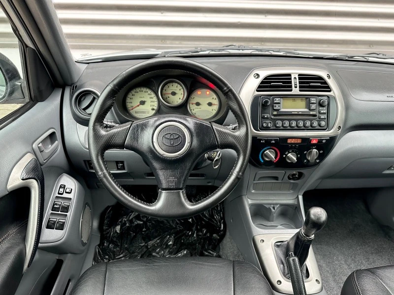 Toyota Rav4 2.0 VVT-i * КОЖА* 4х4* , снимка 9 - Автомобили и джипове - 43116152