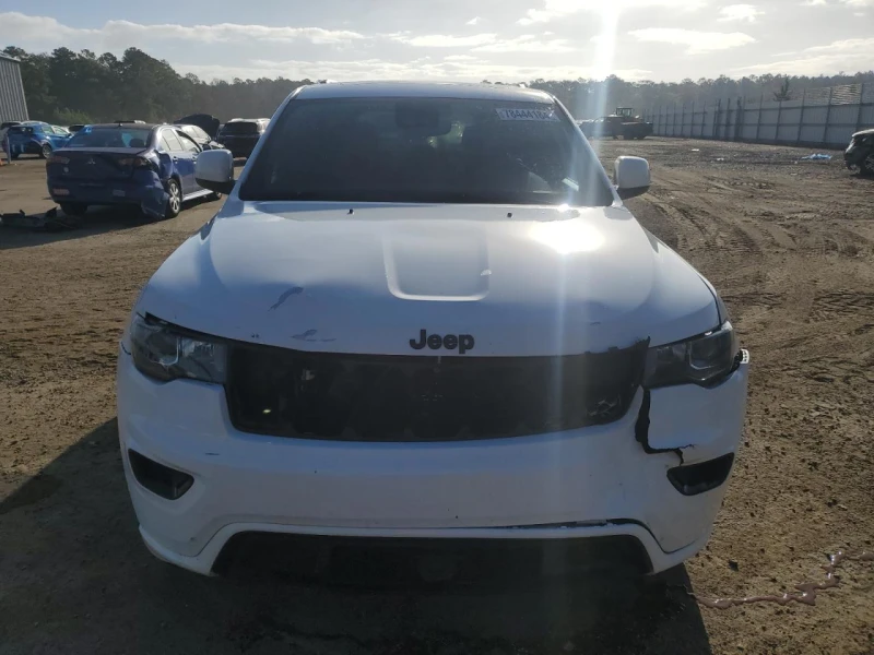 Jeep Grand cherokee LAREDO* 8ZF* DISTRONIC* CARPLAY, снимка 2 - Автомобили и джипове - 48617070