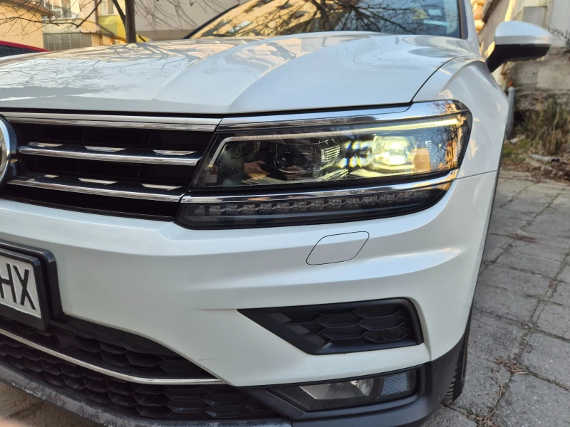 VW Tiguan 2.0 TDI | 4x4 | PANORAMA | Digital | HEAD-UP, снимка 6 - Автомобили и джипове - 49186389